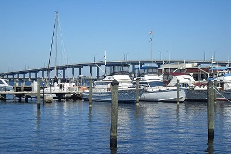 boats in harbor at fort myers