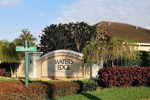 waters_edge_entry_sign