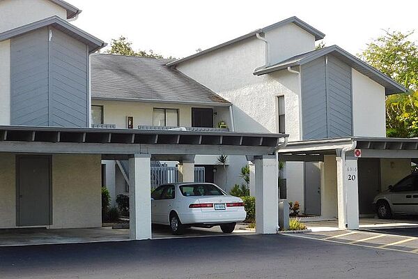 6316_sugar_bush_lane_2-b_building_front