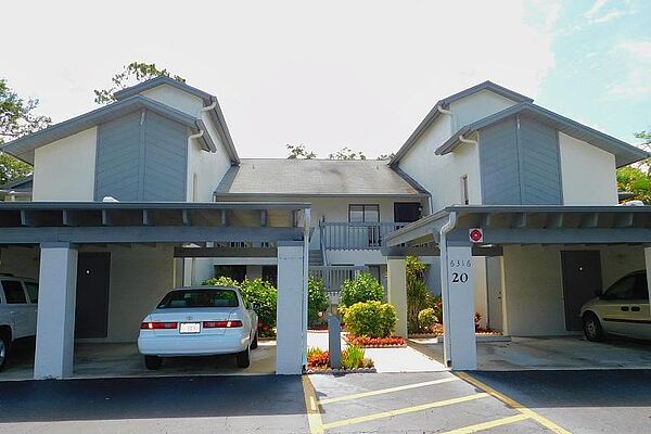 6316_sugar_bush_ln_c_building_front