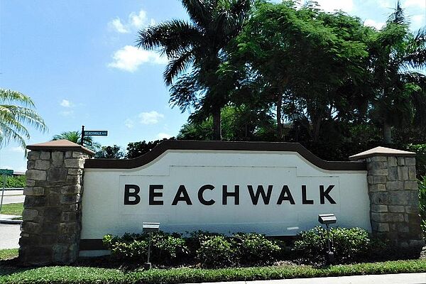 beachwalk_entry_sign