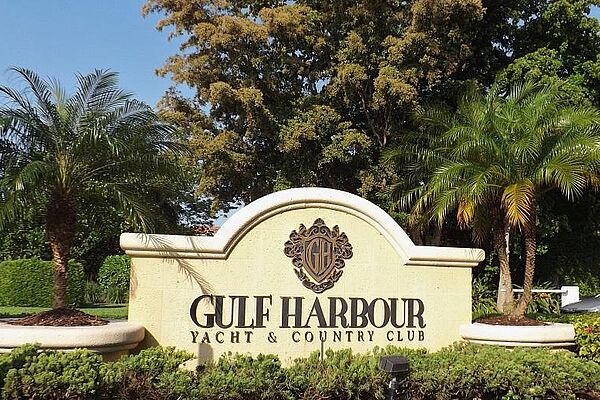 gulf_harbour_entry_sign